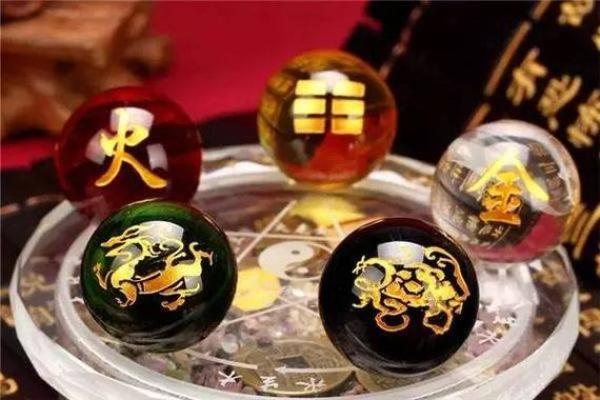 银色摆件的风水
